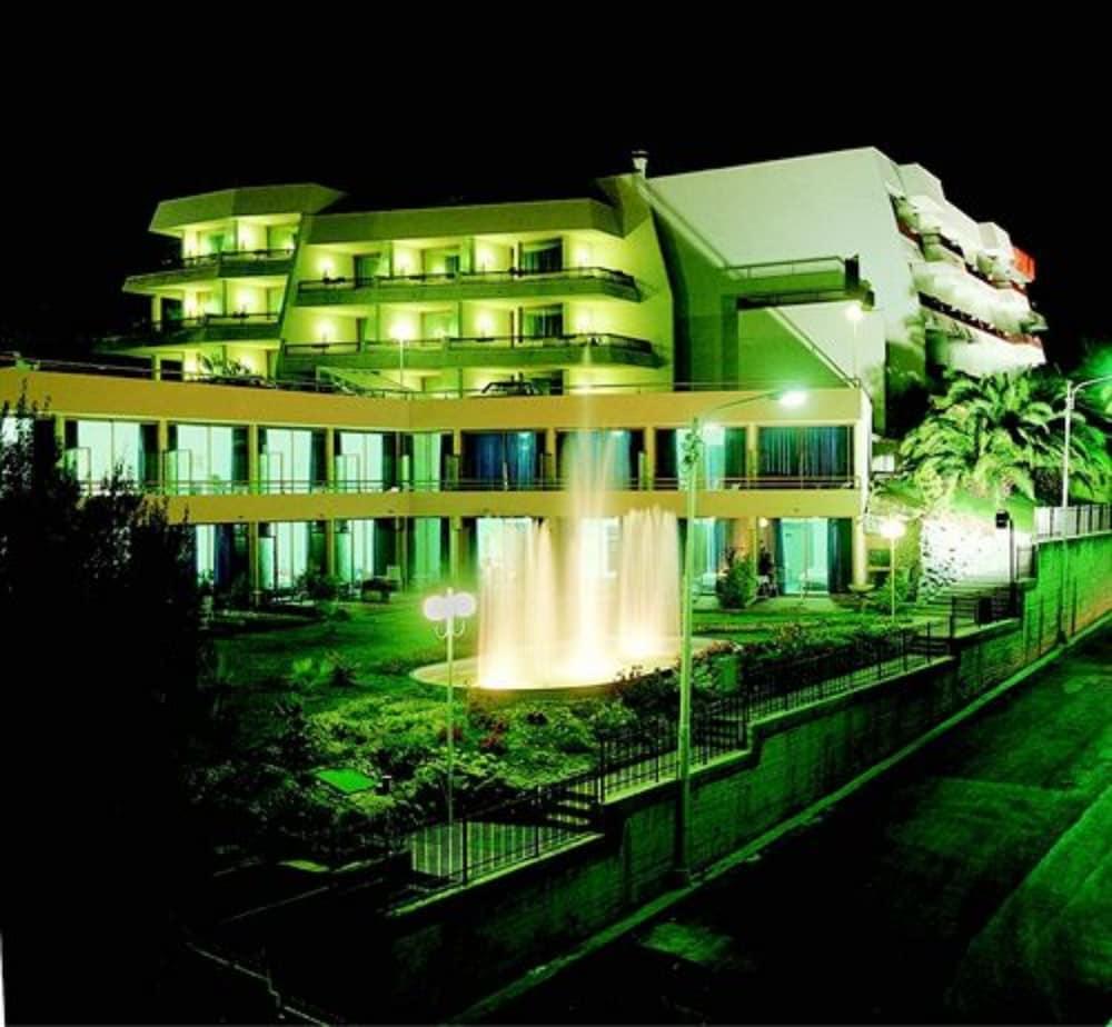 Nyala Suite Hotel Санремо Екстер'єр фото