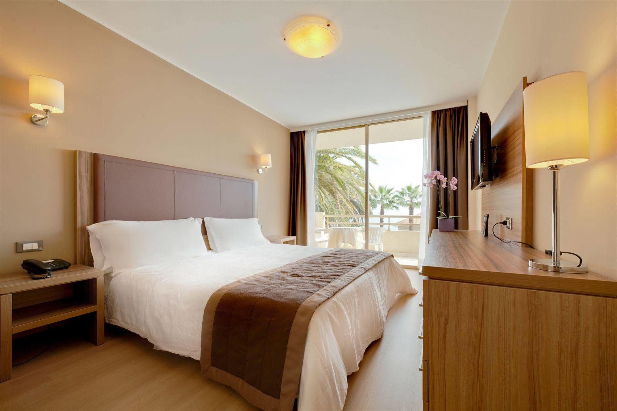 Nyala Suite Hotel Санремо Номер фото