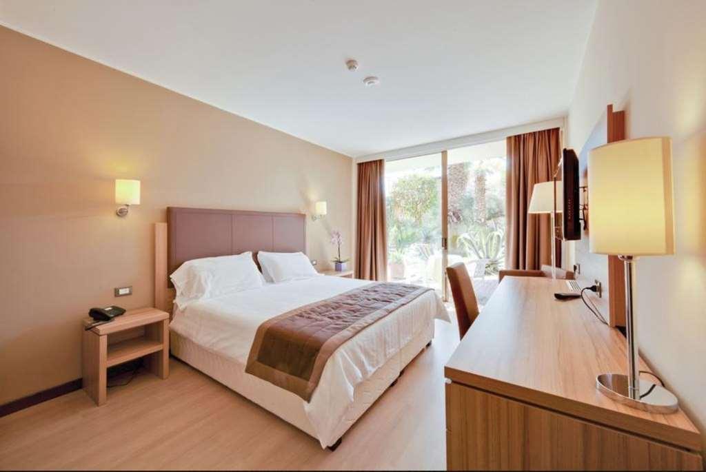 Nyala Suite Hotel Санремо Номер фото